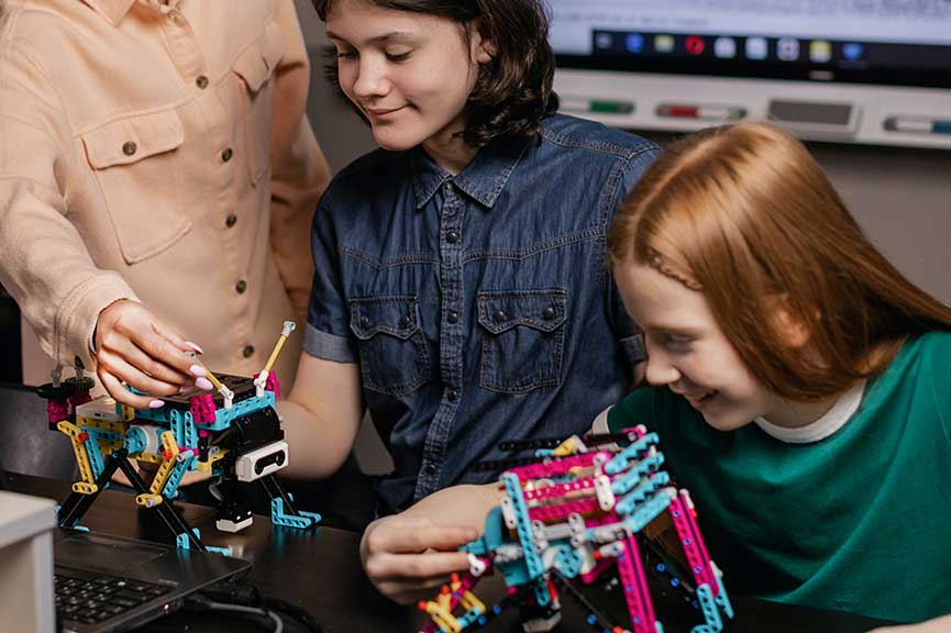 В детских технопарках Москвы пройдут бесплатные семейные мастер-классы.