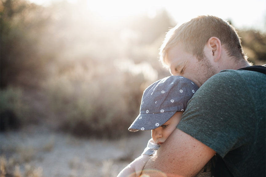 Материнский капитал для отца. Кто может получить выплаты по рождению ребёнка?