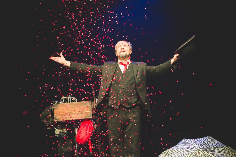 Спектакль «Лига волшебников» в Театре на Трубной. 9-10 апреля. 6+