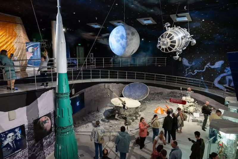 Бесплатные экскурсии в Центре космонавтики и авиации на ВДНХ.6+