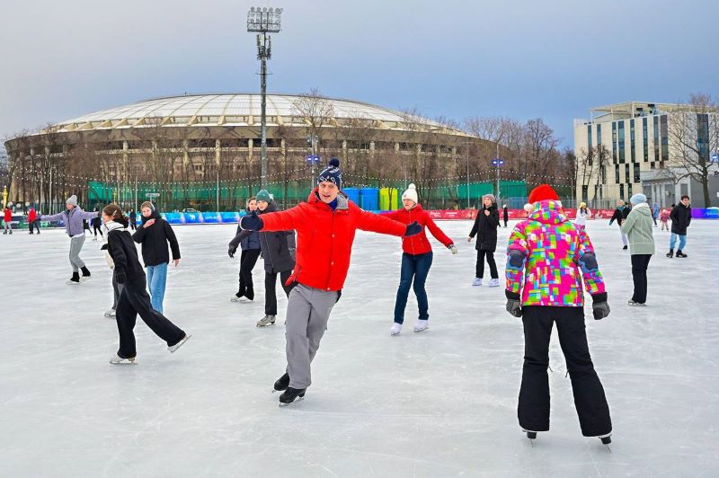 Мастер-классы по фигурному катанию с Евгенией Медведевой и Алексеем Ягудиным.5+