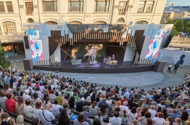 Спектакли под открытым небом для всей семьи на фестивале «Театральный бульвар.0+