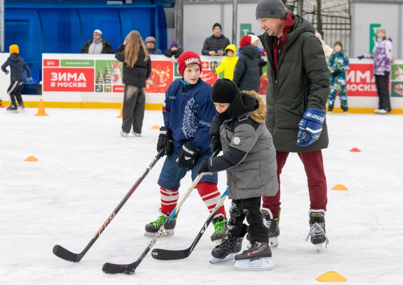 Бесплатные детские тренировки по хоккею в парке «Останкино».4+
