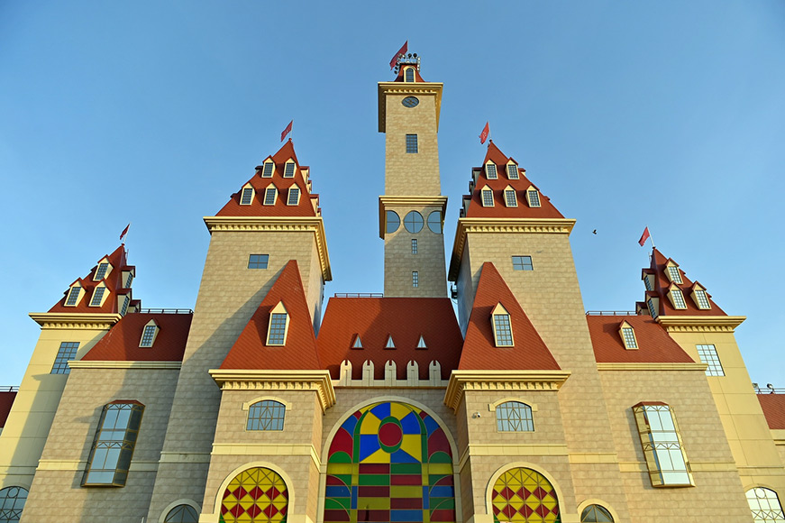 Крупнейший в Европе крытый парк развлечений "Остров мечты" открылся в Москве