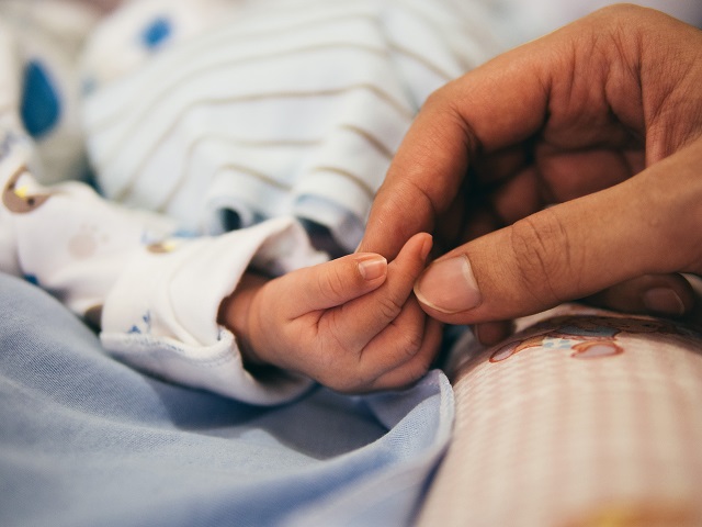 Наблюдение и уход за новорожденным ребенком