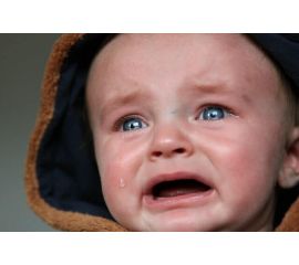 Детский спастический плач: что с ним делать