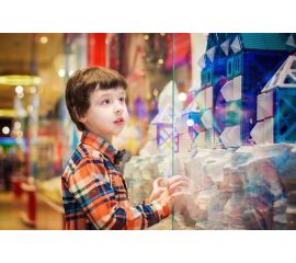 Как не превратить ребенка в будущего шопоголика?