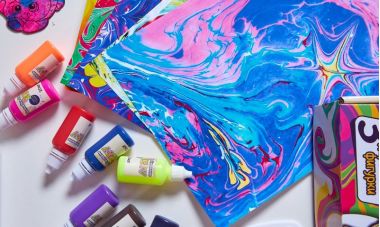 Творчество без правил: топ-3 оригинальных подарка для младших школьников