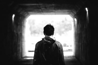 Детская подростковая депрессия: её симптомы, причины и советы родителям