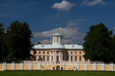 1 мая музею-заповеднику «Архангельское» исполнится 105 лет!  