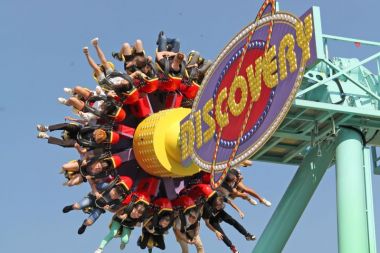 Метроша и Электробусик возглавят парад героев сказок и мультфильмов в парке "Сказка"