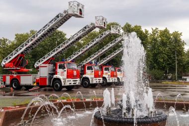 Шоу пожарных и спасателей на форуме «Москва 2030» в Лужниках. 0+