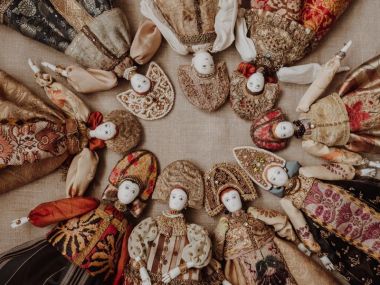 Открытие выставки «Кабы я была царица. Авторские куклы Марии Дмитриевой» в музее-заповеднике «Коломенское»